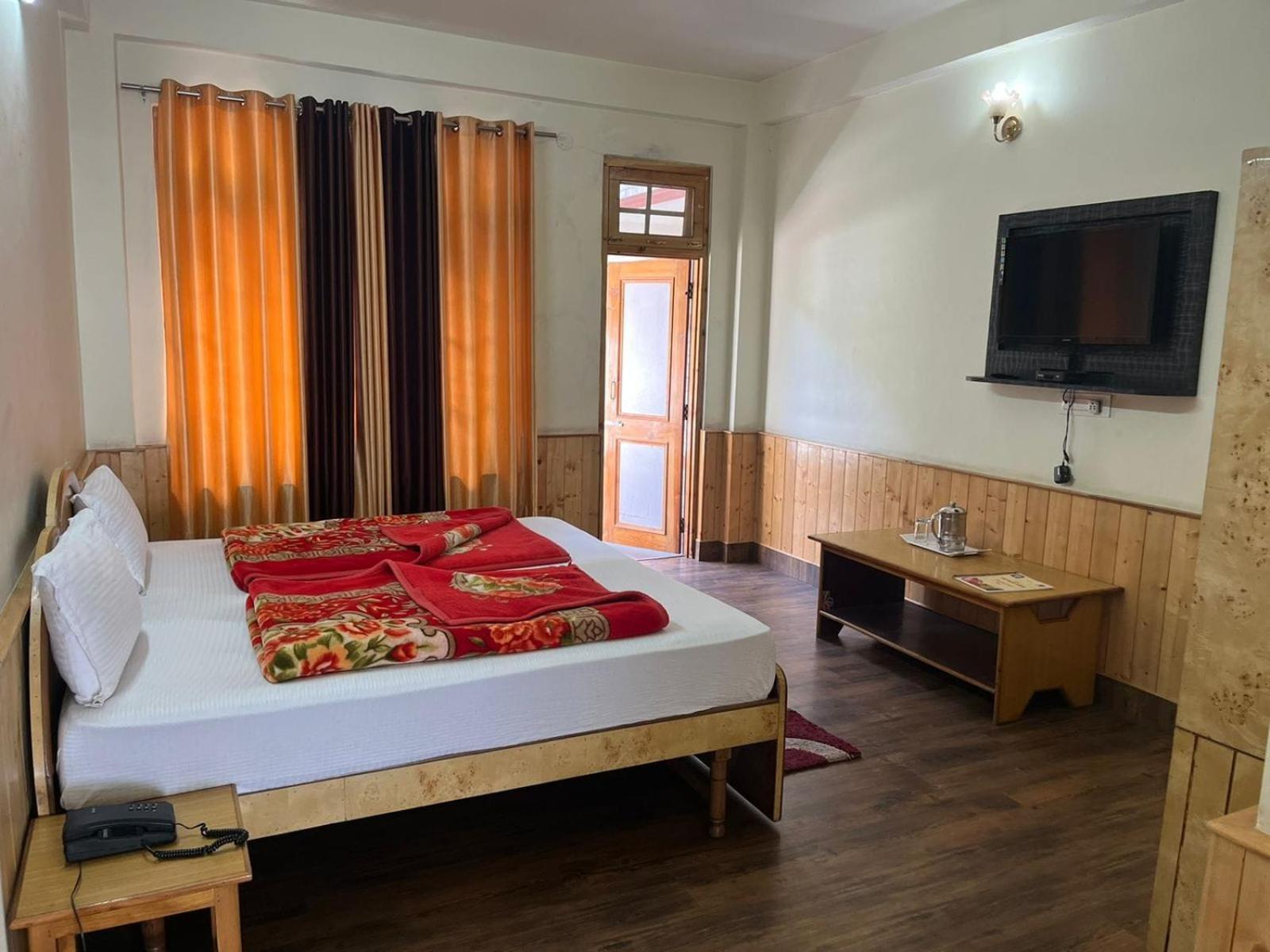 The White House Hotel Kasol Exterior foto