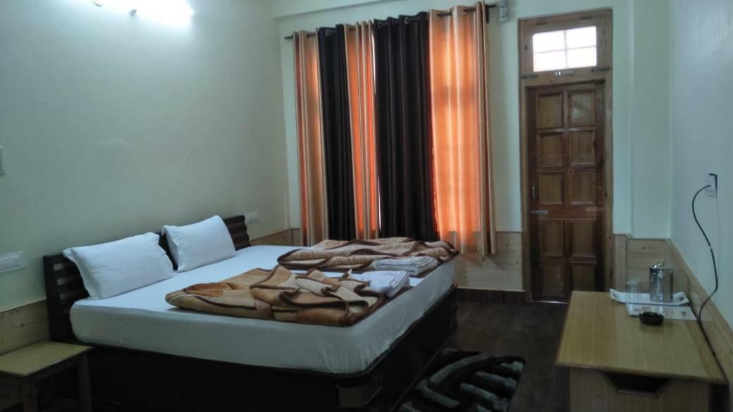 The White House Hotel Kasol Exterior foto