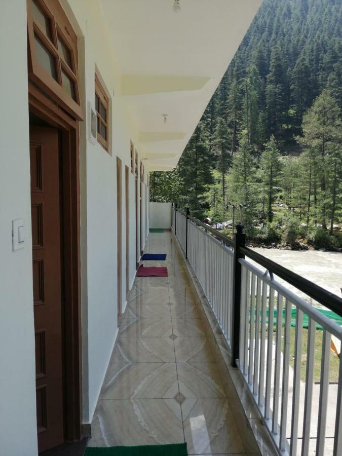 The White House Hotel Kasol Exterior foto