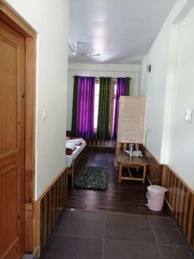 The White House Hotel Kasol Exterior foto