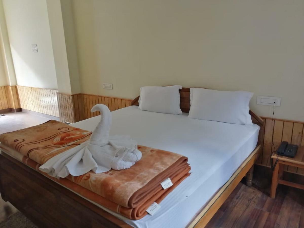 The White House Hotel Kasol Exterior foto
