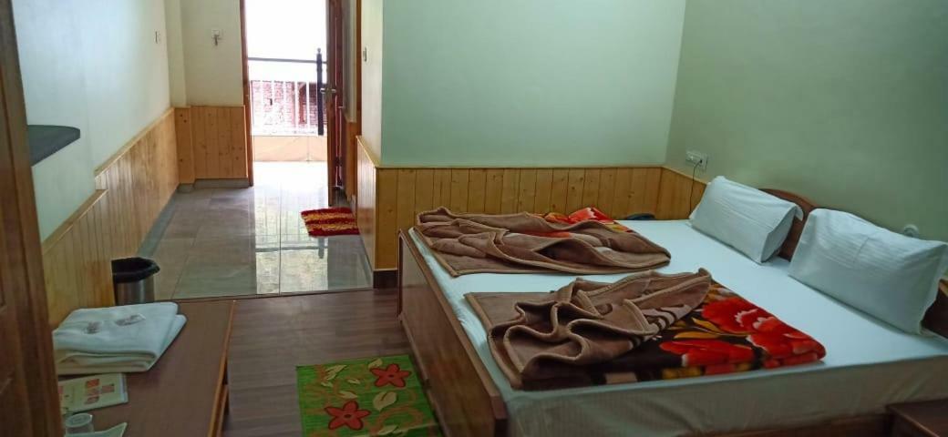 The White House Hotel Kasol Exterior foto